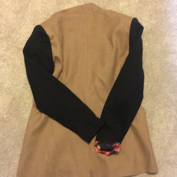 Blazer - Picture 3 of 3